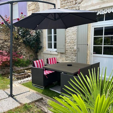 Charmante Charentaise Saint-Jean-dʼAngély Εξωτερικό φωτογραφία