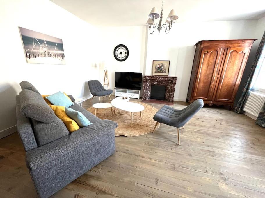 Charmante Charentaise Saint-Jean-dʼAngély Εξωτερικό φωτογραφία